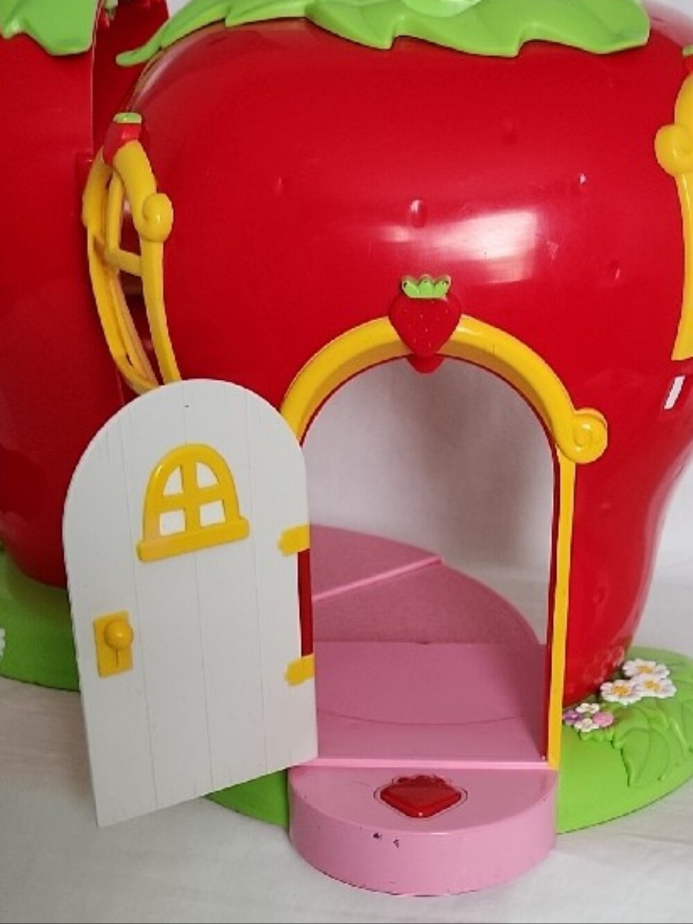 Vtg 2003 Bandai Strawberry Shortcake Berry Happy Home Playset Bed Fashion Closet - Picture 4 of 15